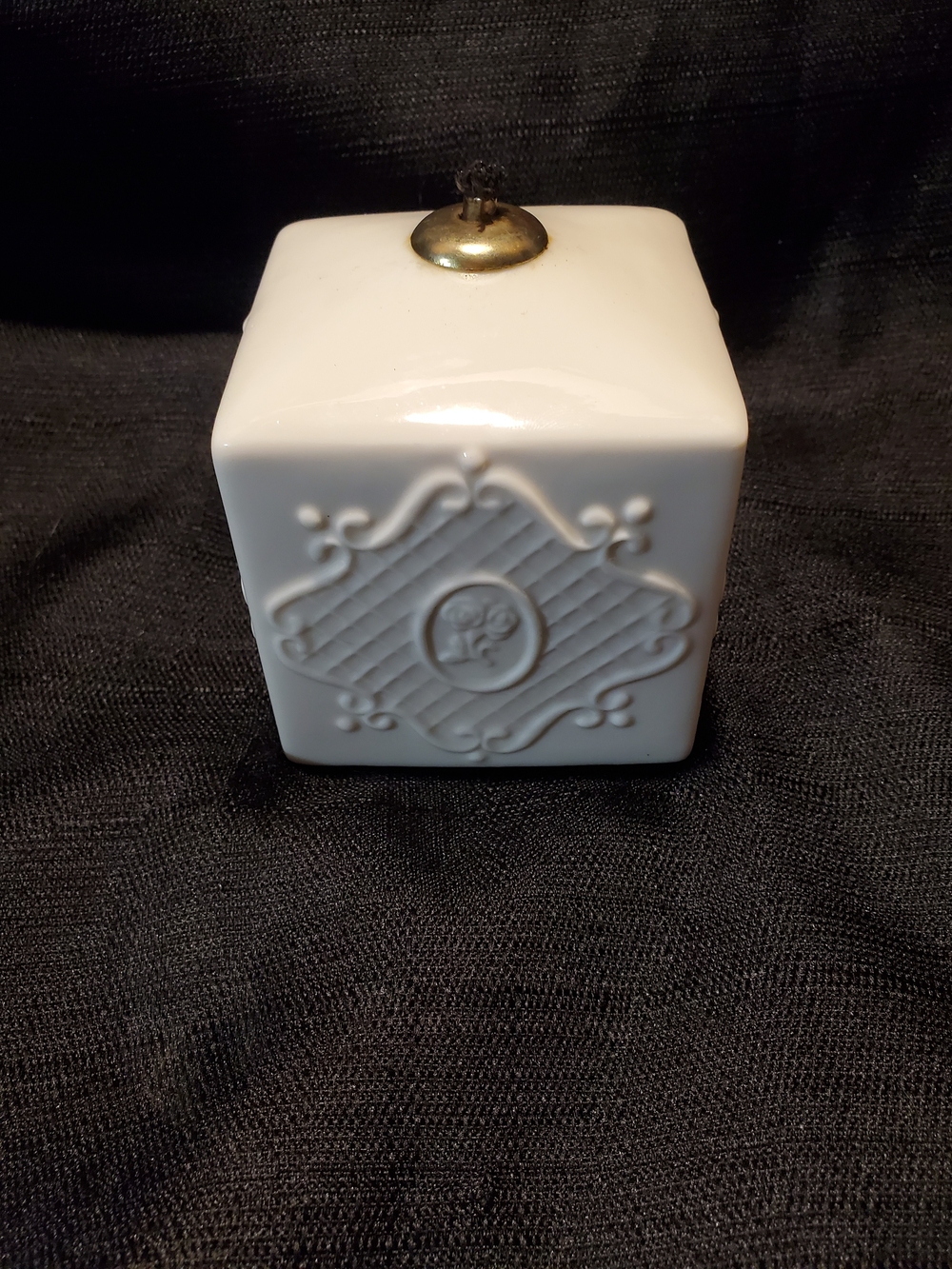 Porcelain Vintage Paris Royal White Porcelain Mini Oil Lamp Basketweave Scroll